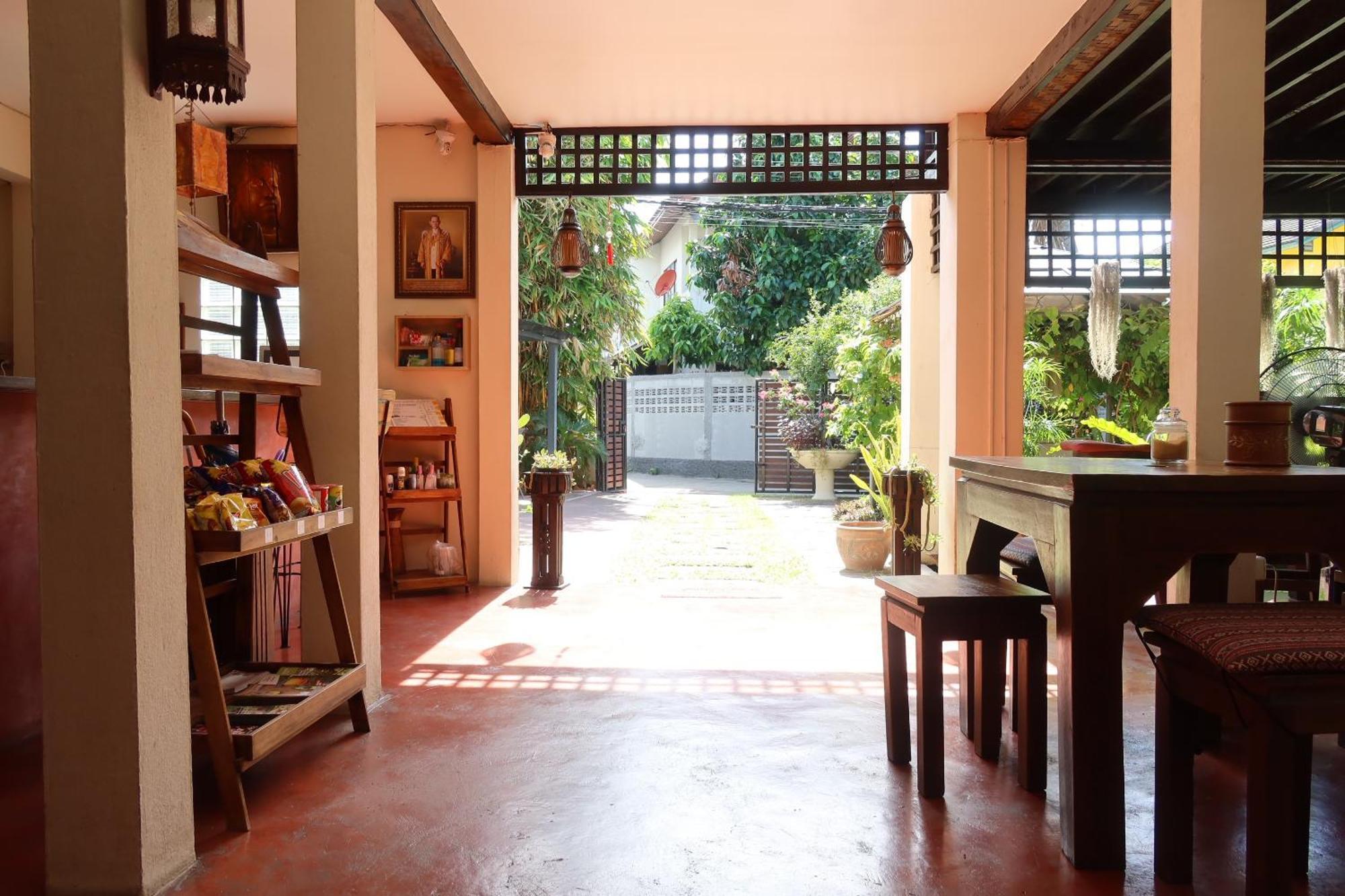 Banjai Garden Guesthouse チエンマイ エクステリア 写真