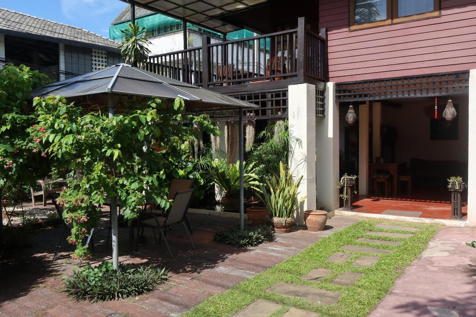 Banjai Garden Guesthouse チエンマイ エクステリア 写真